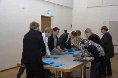 Die Stimmzhlkommission whrend der Auszhlung