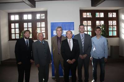 von links nach rechts: JU-Bezirksvorsitzender Sebastian Sehlbach, CDU-Vorsitzender Franz Schn, Landratskandidat Dr. Werner Thomas, CDU-Generalesekretr und Festrednder Manfred Pentz MdL, JU-Vorsitzender Kai-Jan Kutscher und JU-Kreisvorsitzender Thomas Schaumberg