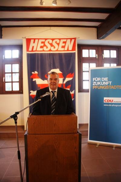 Fraktionsvorsitzender Jochen Kockegei begrte alle Gste und blickte auf das Jahr 2014 aus Pfungstdter Sicht zurck.