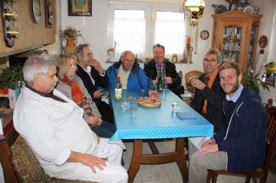 Zum Abschluss gab es frische Mettbr�tchen und nat�rlich ein Pfungst�dter Bier oder etwas Alkholfreies