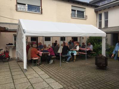 Trotz schlechtem Wetter hatten die Gste einen schnen Abend beim Sommerfest der CDU Pfungstadt