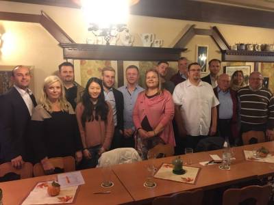 (v.l.n.r.) Lutz Khler, Waltraud Faupel, Michael Mauersberger, Anna Wang, Max Schimmel, Manou Liebig, Evelyne Hrr-Arnold, Kai-Jan Kutscher, Jochen Kockegei, Jan Huhnstock, Marco Piesker, Franz Schn, Brbel Spengler, Anton Hauser